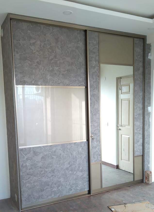 premium-luxury-lacquer-glass-wardrobes-in-gurgaon-exclusive-lacquer-glass-wardrobe-designs-in-gurgaon-india